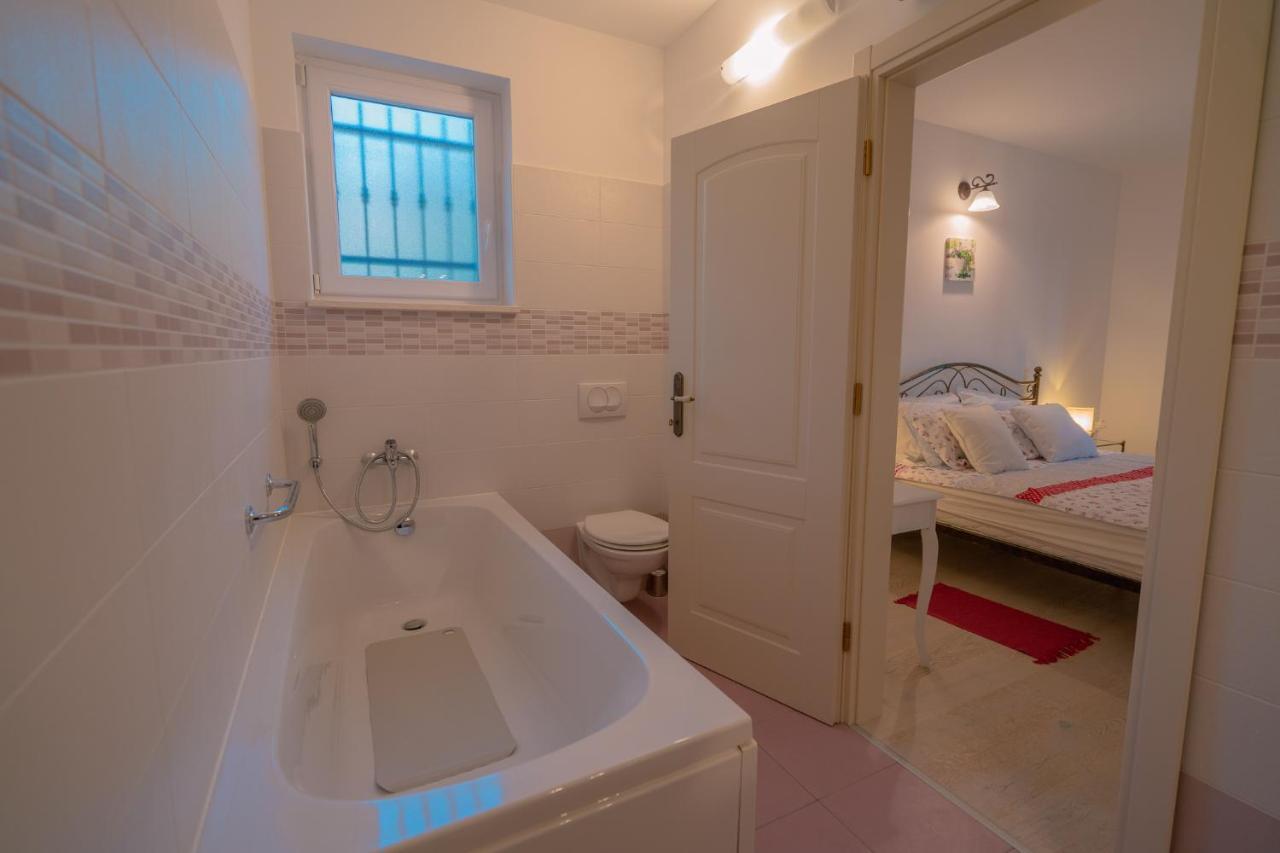 Villa Oasis Кострена Экстерьер фото